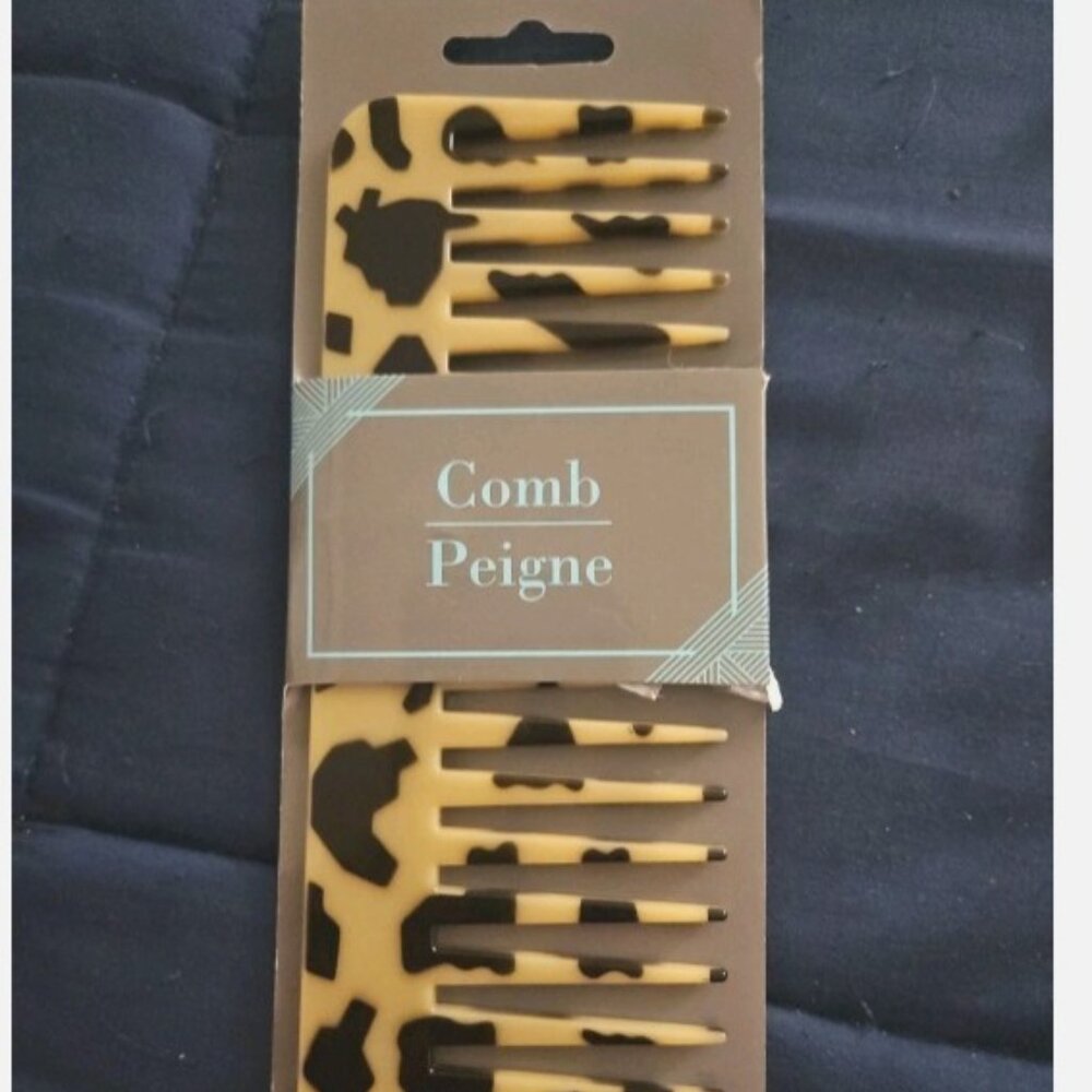 Wide Tooth Tortoise Shell Print Comb For Detangling Hair